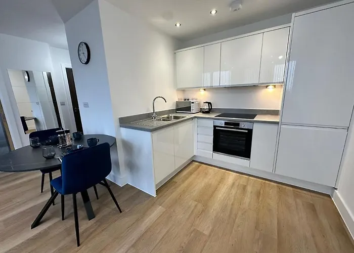 1 Bed Apartment Near Old Trafford With Free Car Park